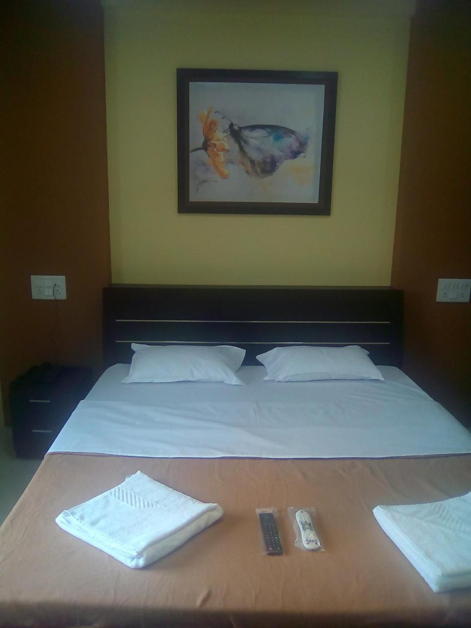 Neelisha River Front Inn Kankavali Ngoại thất bức ảnh