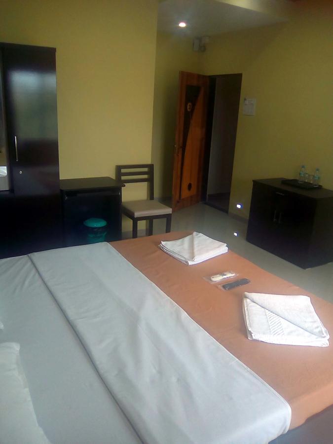 Neelisha River Front Inn Kankavali Ngoại thất bức ảnh