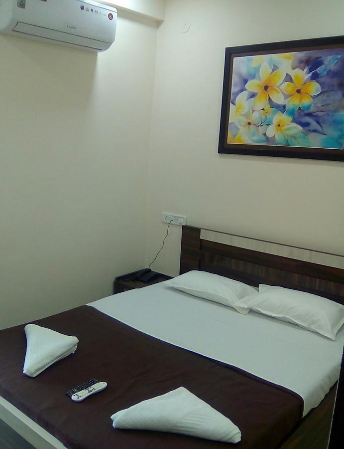 Neelisha River Front Inn Kankavali Ngoại thất bức ảnh